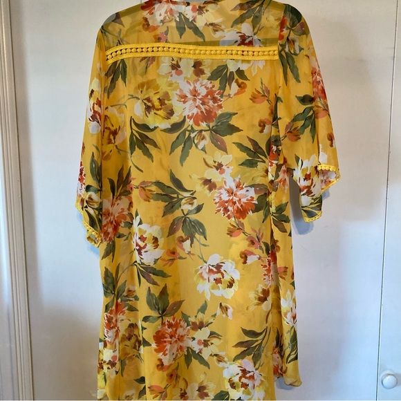 Yellow, floral chiffon topper - Picture 2 of 5
